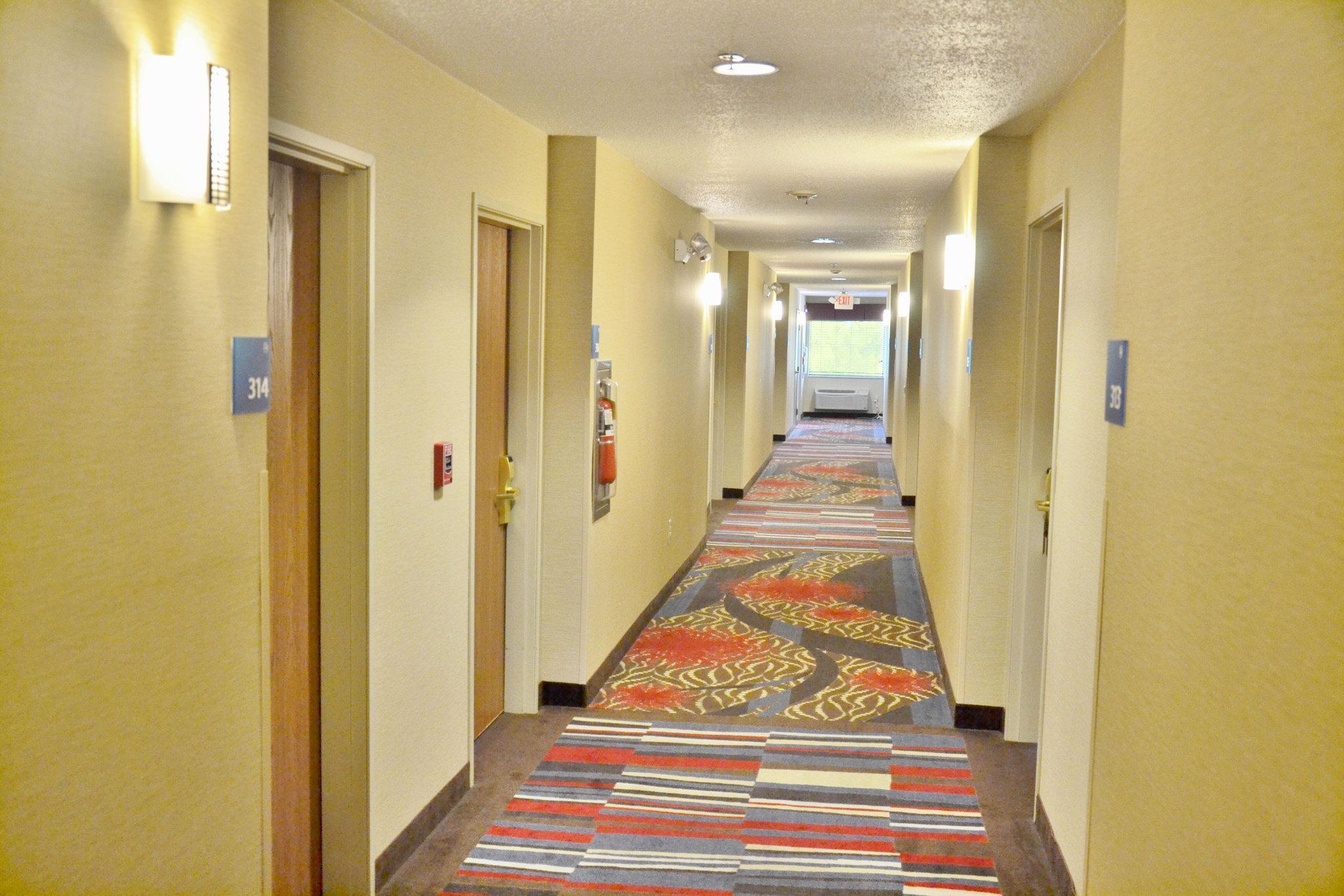 Holiday Inn Express Hotel & Suites Center Township By Ihg Monaca Exterior foto