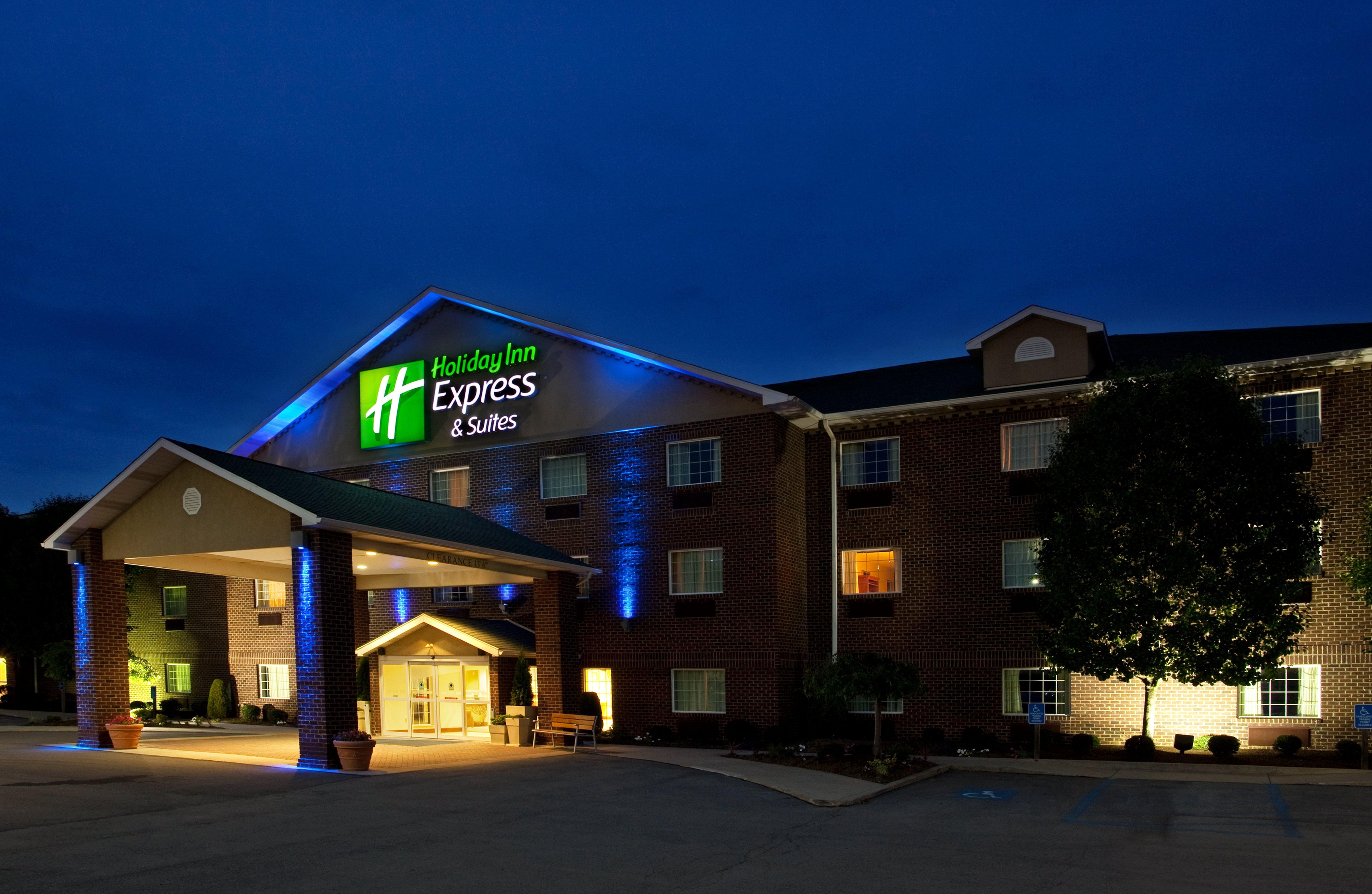 Holiday Inn Express Hotel & Suites Center Township By Ihg Monaca Exterior foto