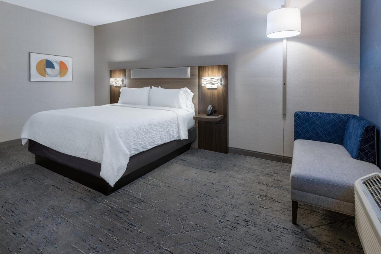 Holiday Inn Express Hotel & Suites Center Township By Ihg Monaca Exterior foto