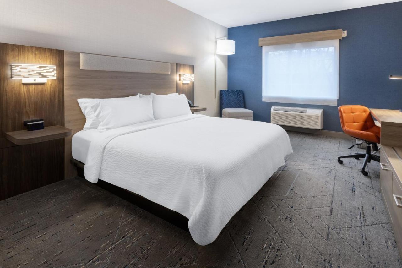 Holiday Inn Express Hotel & Suites Center Township By Ihg Monaca Exterior foto