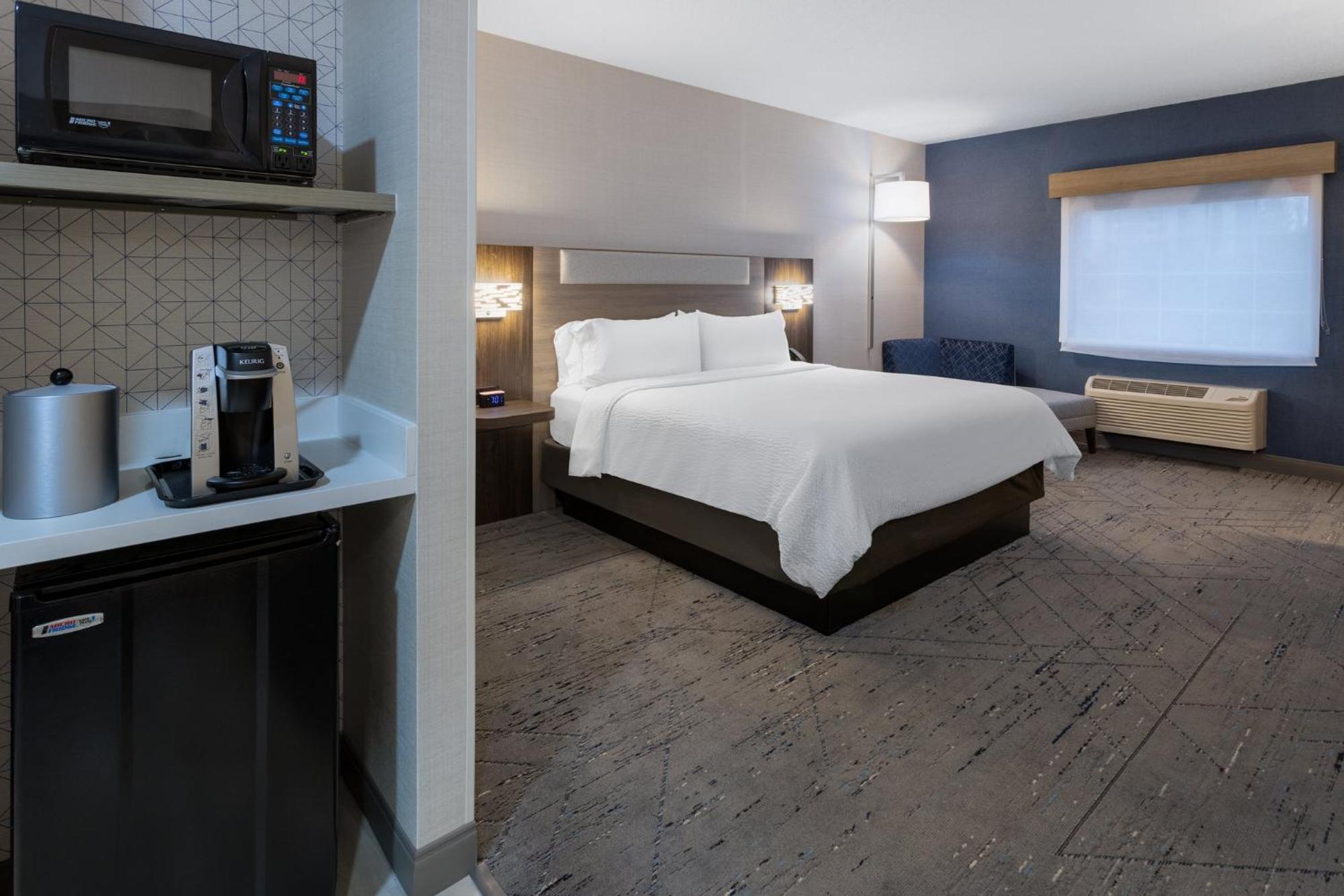 Holiday Inn Express Hotel & Suites Center Township By Ihg Monaca Exterior foto