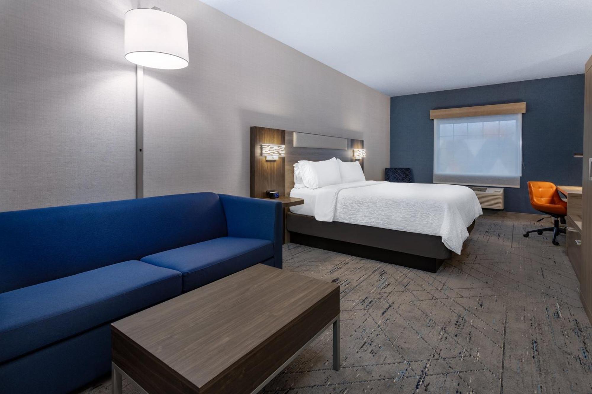 Holiday Inn Express Hotel & Suites Center Township By Ihg Monaca Exterior foto