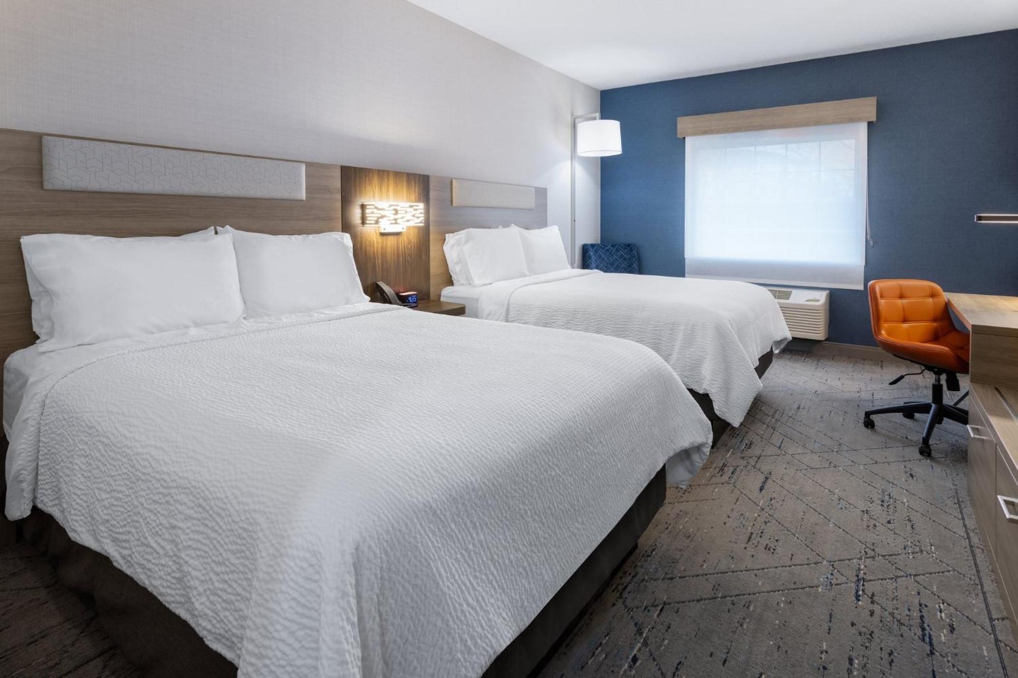 Holiday Inn Express Hotel & Suites Center Township By Ihg Monaca Exterior foto