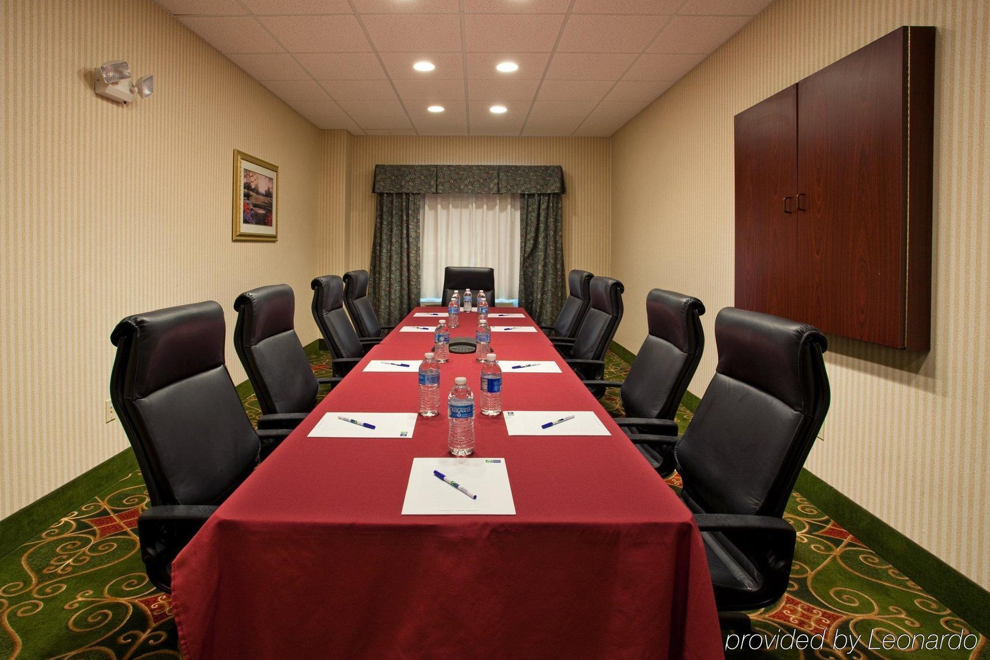 Holiday Inn Express Hotel & Suites Center Township By Ihg Monaca Exterior foto
