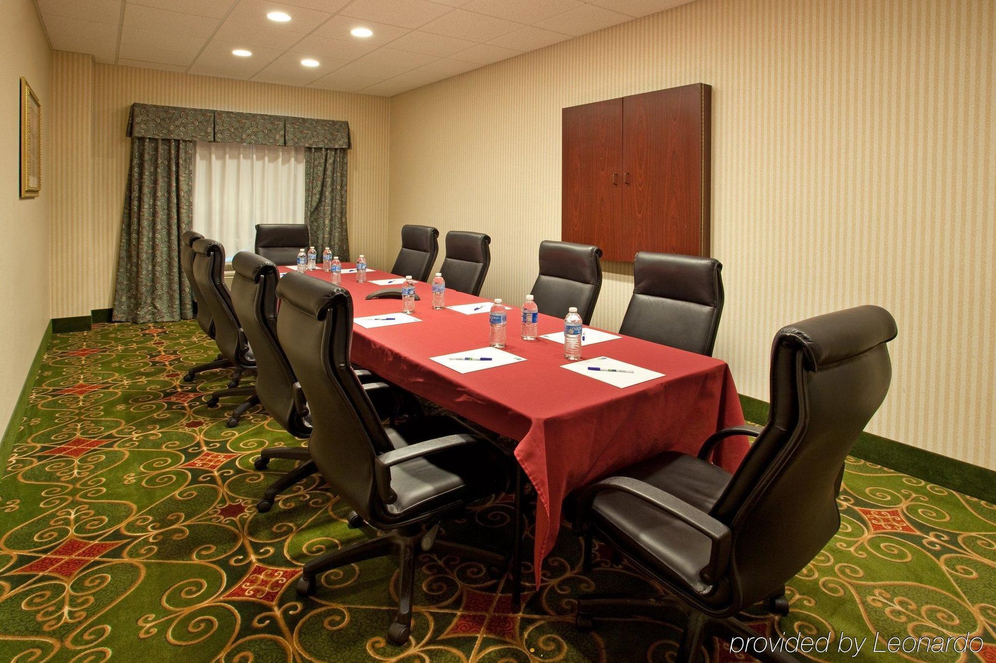 Holiday Inn Express Hotel & Suites Center Township By Ihg Monaca Exterior foto