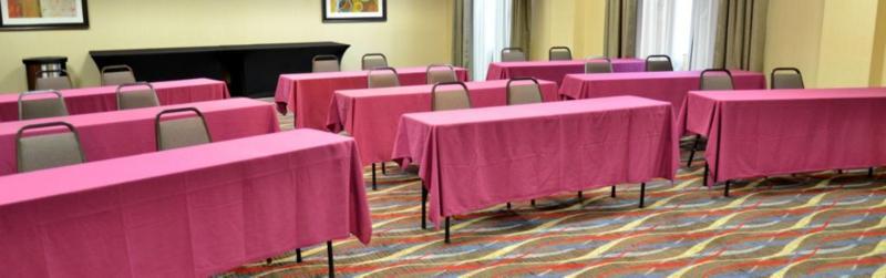 Holiday Inn Express Hotel & Suites Center Township By Ihg Monaca Exterior foto