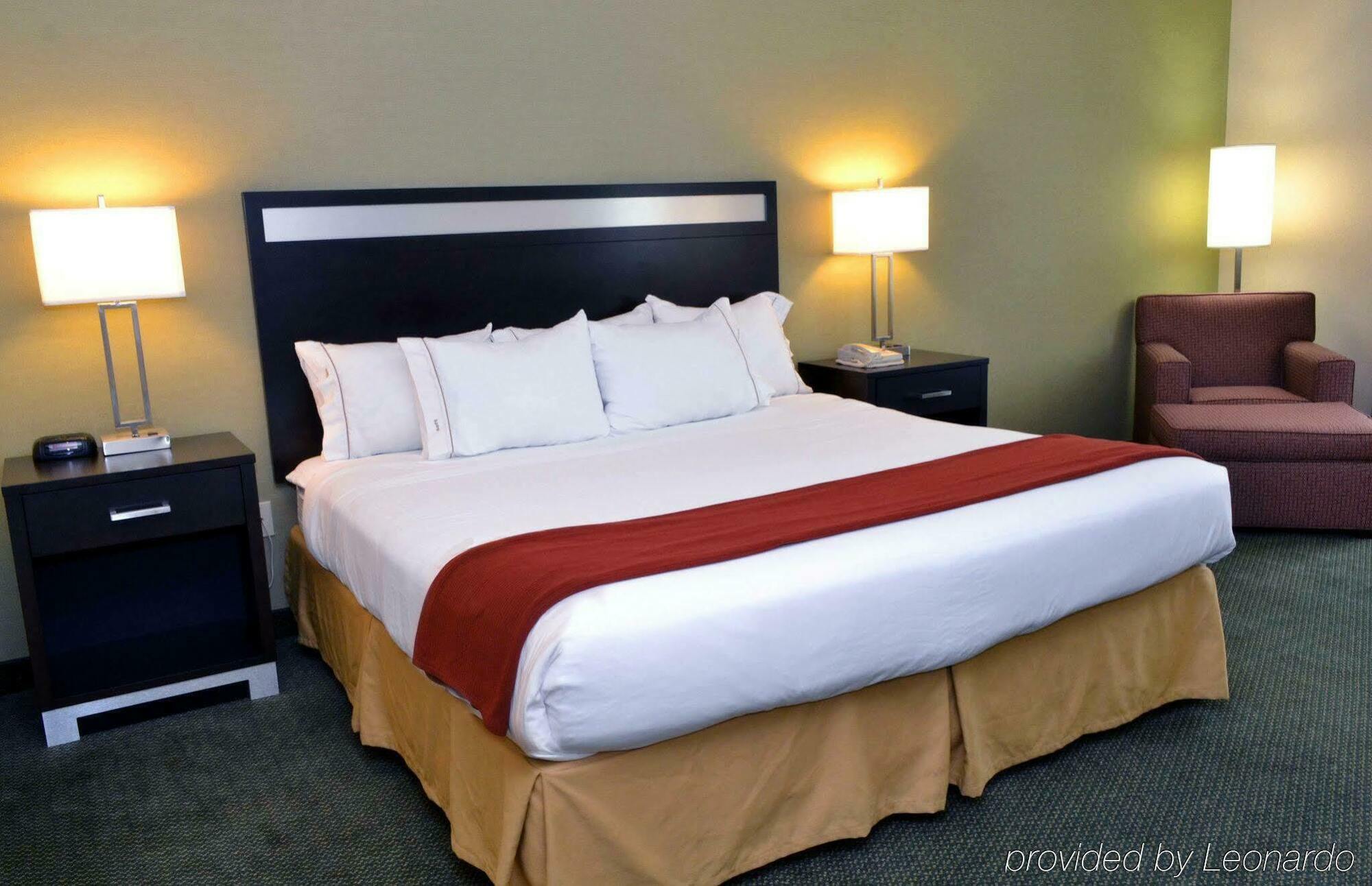 Holiday Inn Express Hotel & Suites Center Township By Ihg Monaca Exterior foto